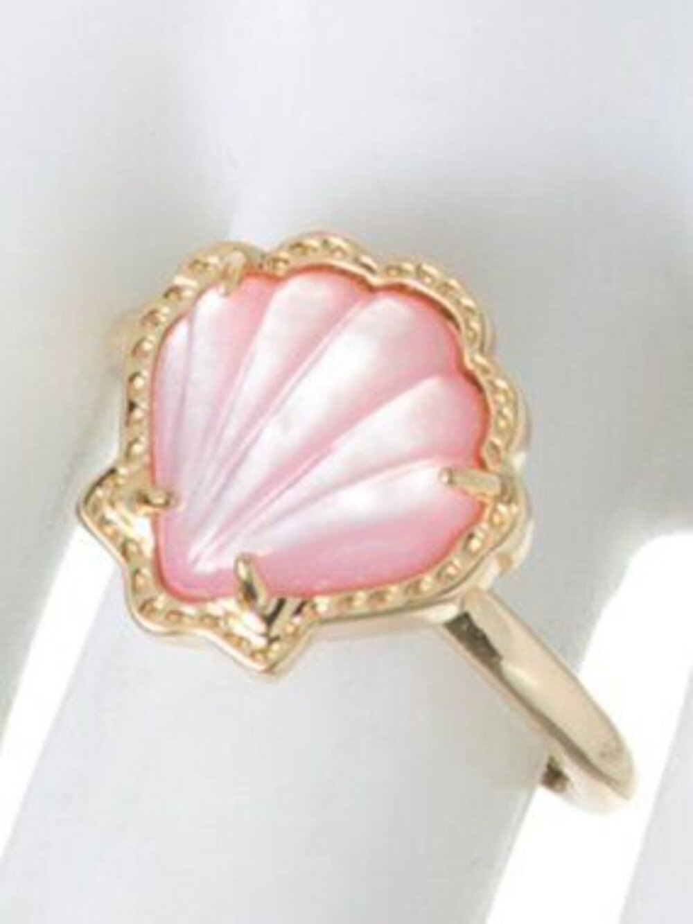 KENDRA SCOTT Gold Blush Mother Of Of Pearl Brynne Shell Band Ring - Picture 3 of 3
